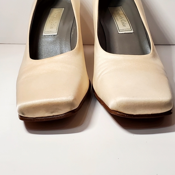 KENNETH COLE Heels Pumps - Picture 13 of 16